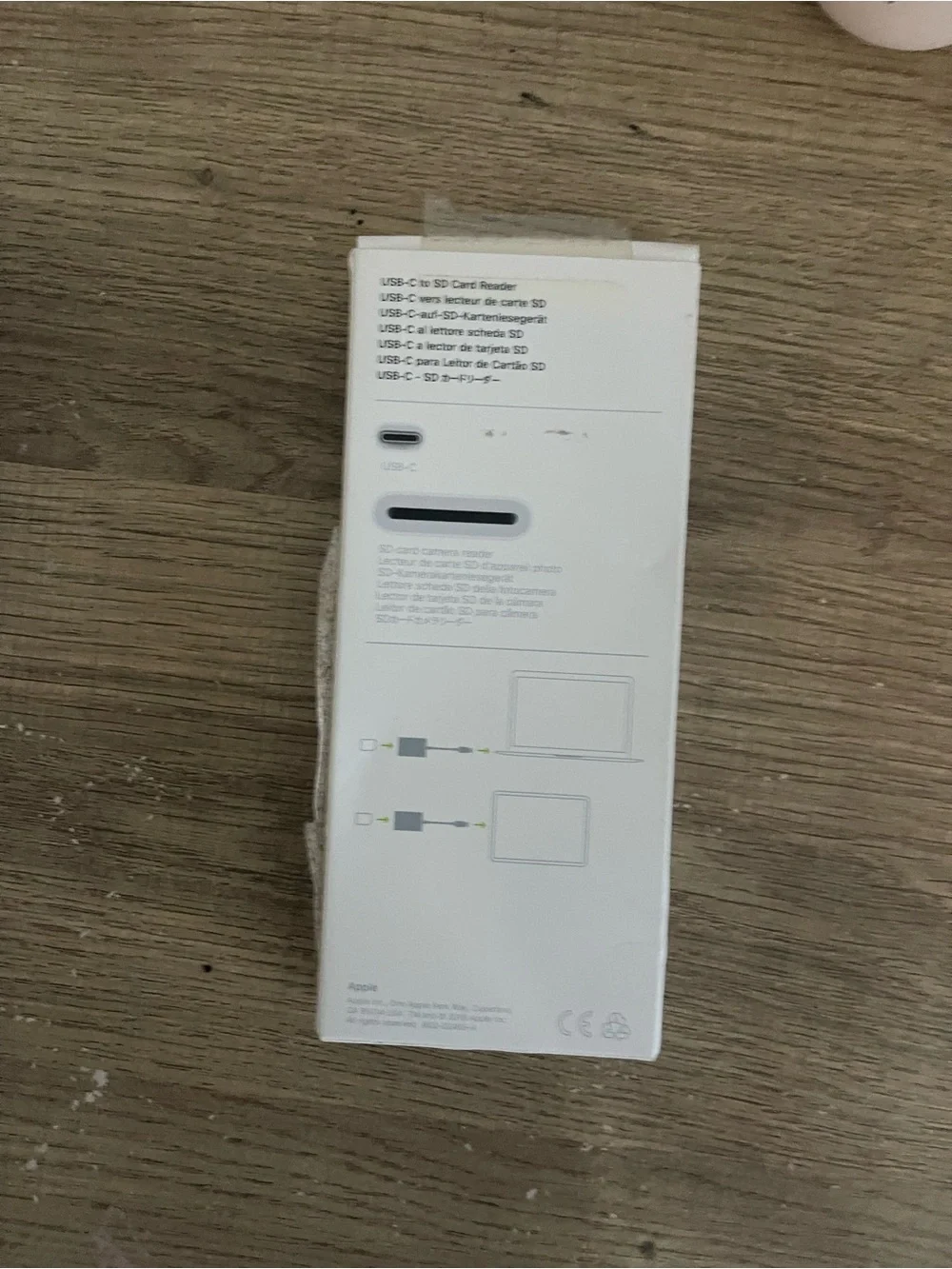 Apple USB-C to SD Card Reader - White